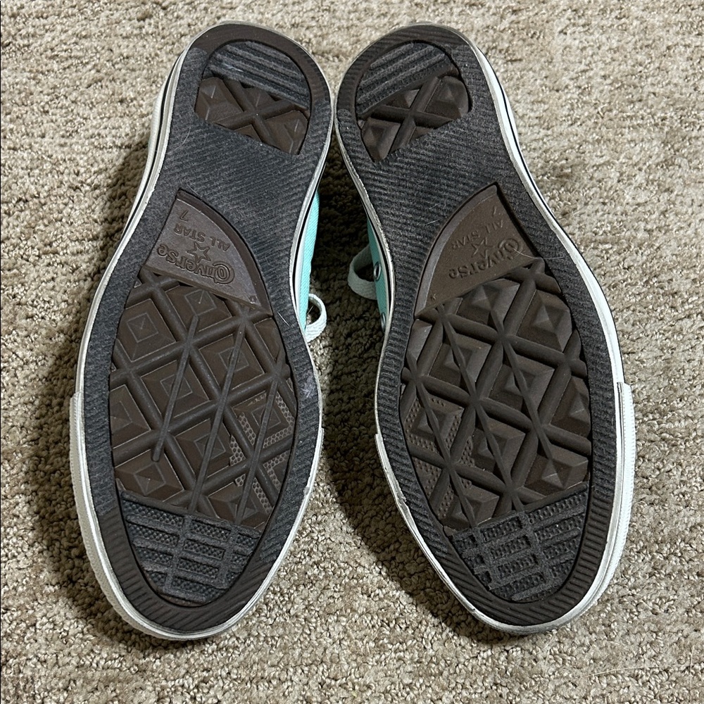 Chuck Taylor All Star Low Top Sneaker - Unisex - Picture 8 of 11